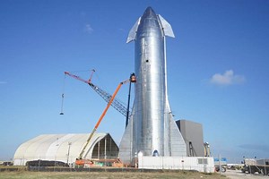 SpaceX tests engines on Starship super rocket prototype
