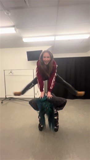 Come watch January EOD Show tonight!! and see all our favourite moves😻#favouritedancemove #dancers #schooldanceteam