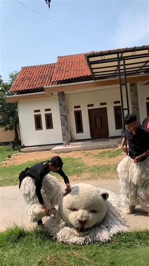 Cara memakai badut Can macanan #badut #canmacanan