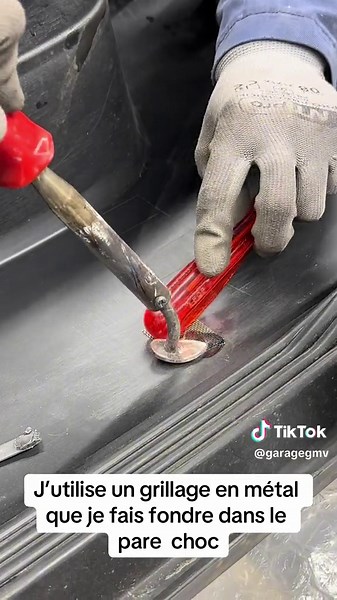 Réparation Plastique Pare-Choc : Des Petits Trous Toujours !