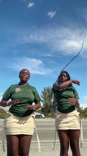 take me out to eattt #lemonadestand🍋 #lillemonboss #viral #tiktokdance