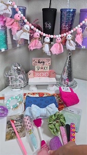 6.9K views · 137 reactions | The variety understood the assignment! Check out this beautiful scoop for Dawn Moyer.✨️ #mysteryscoop #MysteryMagic #giftideas #asmr #luckyscoop | Enchanted String | Facebook