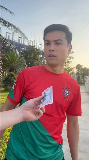 Messi treats homeless people badly #kindness #messi #ronaldo