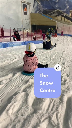 Sledging at The Snow Centre in Hemel Hempstead. We have been there twice and we like it a lot! It’s a great activity to do with your kids, that’s not too far from London. #thesnowcentre #hemelhempstead #thingstodoinlondonwithkids #londonforkids #letsdolondon #visitlondon #kidsinlondon #becauseimalondoner #daysoutwiththefamily #londonkids #familyfunuk #ukdaysout #familyfriendlylondon #londonfamily #londonwithkids #londonhalfterm #halftermactivities #halftermideas #londoninfluencer #visitlondon #v