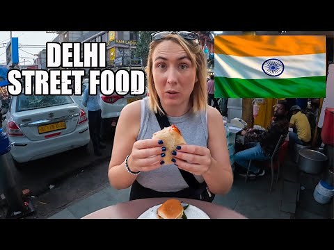 FOREIGNERS Try Delicious DELHI Street Food on First Day in India 🇮🇳