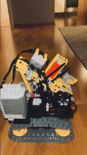 LEGO Technic remote controlled tank with magazine crossbow