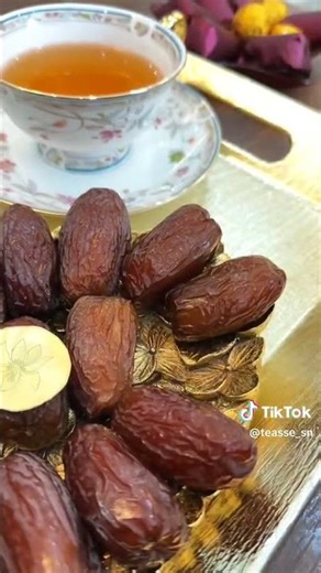 Teassé propose des coffrets de moringa, des Dattes Medjool Royales et des thés en feuilles entières.