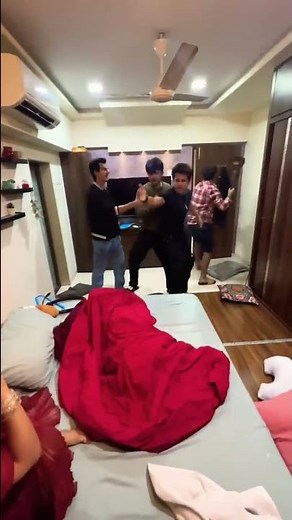 Isliye Pehle bandi ka bhai ptao 🤣 #comedyvideo #youtubeshorts #viral