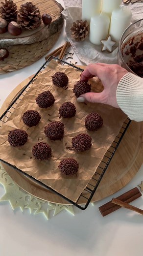 Delicious Non-Alcoholic Rum Balls Recipe for Winter Days