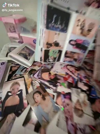 Unboxing Lomo Cards: A Complete Guide to Photocard Collecting