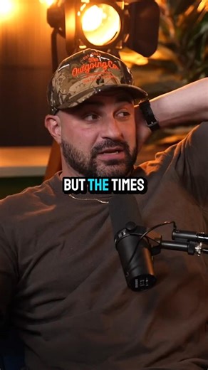 ‪@DTHshow‬ on youtube | Walking pads under the standing desk is a real thing #podcast #shorts