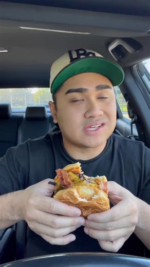 Trying Johnny Rockets for the first time! #fyp #foryou #fastfood #johnnyrockets #burger #cheeseburger #fries #shake #tastetest #mukbang #review | Sweet Eats