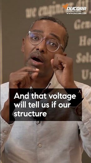 How does a reference electrode work?