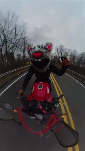 W mans🫱🏼‍🫲🏾 #bikerboy #moto #bikelife #shortsviral #reels #pov #motorcycle #ride #bestfriend