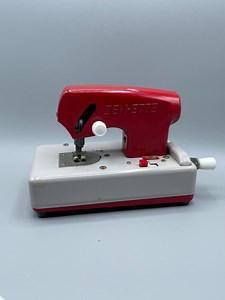 SEW-ETTE Toy Sewing Machine 1960s - Etsy Canada