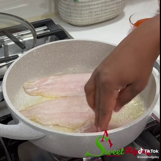 Delicious Pan Fried Catfish Recipe with ASMR Frying