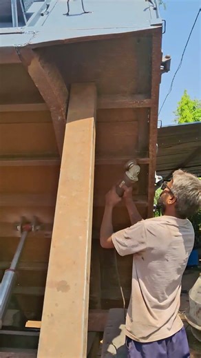 कैलेंडर से जंक निकल रहा है ट्रॉली का #explorepage #lifeisbutadream #weekenddestination