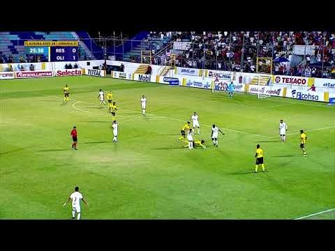 OFF THE POST! Ángel Sayago misses the penalty to equalize against Olimpia