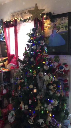 Barney's Adventure Bus: A Holiday Celebration