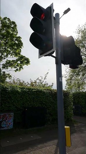 Amersham: White Lion Road A404, PEEK CLS Traffic Lights Toucan Crossing