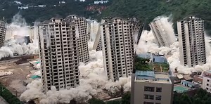 Video captures 15 skyscrapers blowing up simultaneously
