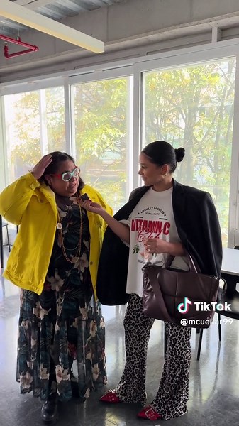 @Laura Agudelo con mi profesora✨✨ #fashionstudent #fashion #fashioncontent #fyp #contentcreator