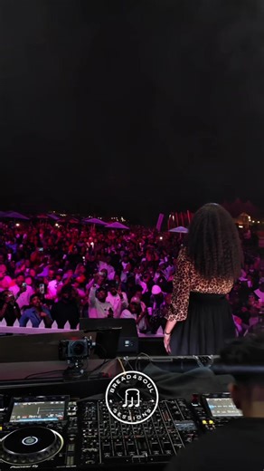 Singing ‘Do better’ Word for word. This is what connection sounds like. 🪄🫶🏾 Track Id: Do Better Artist: The Layabouts ft @Portia Monique