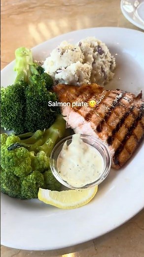 What’s your go-to order from Cheesecake Factory? 👀👇 #cheesecakefactory #dinnerwithme