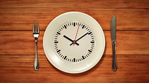 Intervallfasten: Anleitung, Erfahrungen, 9 Vorteile und 10 Pläne