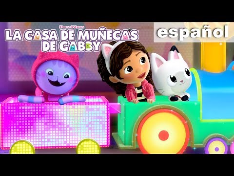 Paseo en tren que brilla en la oscuridad | LA CASA DE MUÑECAS DE GABBY | Netflix