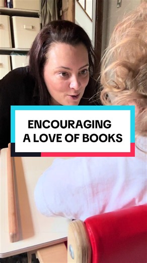 The very foundation of reading skills can be nurtured from such a young age! With a positive approach, the right resources and repetition, you can create a love of books that will aid your little one all the way through to adulthood! Discount code in my bio! 📕❤️ #thebearcanread #toddlerbooks #babybooks #childrensbook #motheranddaughter