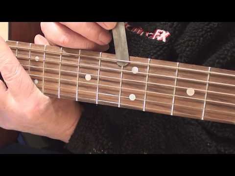 Martin OMC-1E Guitar