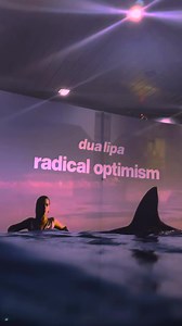 บรรยากาศภาพรวมของงาน Radical Optimism Night 🌊🦈 Album Listening Party 🪩 จัดขึ้นโดย Ladeezpop ร่วมด้วย The Stranger Bar House of Drag Queens และความร่วมมือกับ Warner Music Thailand เพื่อฉลองการปล่อยอัลบั้มชุดล่าสุดของ Dua Lipa‘s “Radical Optimism” หลังจากขึ้นอันดับ 1 บน UK Chart ✨💙ภายในงานมีกิจกรรม Q&A ให้แฟนๆของ Dua Lipa ได้ร่วมสนุกเพื่อลุ้นรับของรางวัลเป็น official merch ที่ครั้งนี้ Warner Music Thailand เข้าจัดเต็มเอามาแจกกันแบบจุกๆ รวมถึงรางวัลพิเศษจากบ้าน X ของ Dua Lipa TH แฟนเพจอีกด้วย �