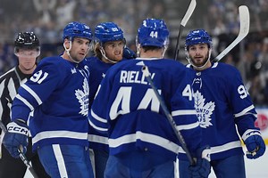 Maple Leafs report cards: John Tavares’ hat trick lifts Leafs past Flyers