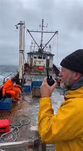 528K views · 3.9K reactions | Fishing Boat Sinking Stern-First - Final Moments! ⚓ #SternSinking | Sea Stumbles | Facebook