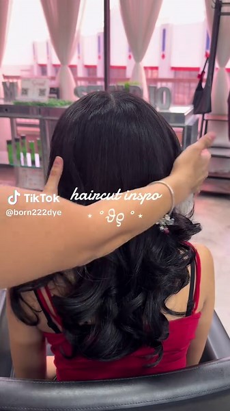 Medium Layered Haircuts with Face Framing Inspiration