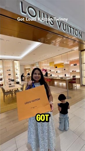 Got Louis Vuitton Handbag worth INR 3,00,000 as an anniversary gift