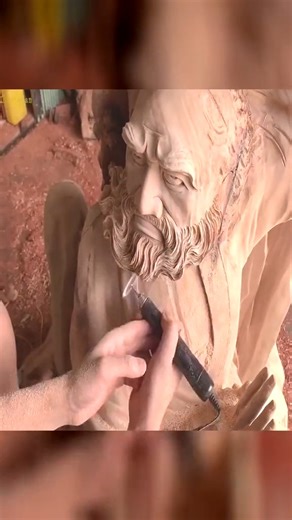 The Asian Craftsman Wood Carving Giant Tree into A Beautiful Wooden Sculpture #Woodworking #hardwood #woodworking #hardworking #diy #craftman #craft | Ide Kreatif