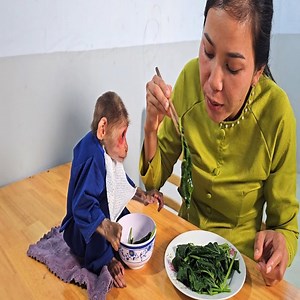 1.4K views · 40 reactions | Monkey Su's reaction practice eating vegetables to improve digestive system ll So adorable  #reels #reelfb #funny #fyp #adorable #animal #monkey #babymonkey #MonkeyBaby #monkeys #animals #musical | LaLa Monkey | Facebook