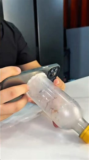 LEDG case phone frozen in the future 😵😵😵