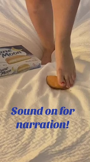 Sploshing with snack cakes! #sploshing #sploshingfeet #feetforyou #wetandmessy #wetandmessylovers #foodasmr