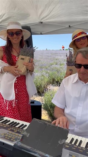 76K views · 2K reactions | MII DE MULTUMIRI TUTUROR PENTRU SUTELE DE URARI CALDE DE BINE, PRIMITE IERI. VA MULTUMESC TUTUROR DIN INIMA SI SPER CA PE FIECARE IN PARTE, SA VA POT IMBRATISA CU MUZICA MEA, MACAR O DATA IN ACEST AN. IMI DORESC SI IN VIITOR MUZICA SA NE ADUNE IN ACEASTA ENERGIE FRUMOASA DE “ IMPREUNA” MULTUMESC TUTUROR SI SA NE VEDEM CU BINE! | Gheorghe Iovu | Facebook