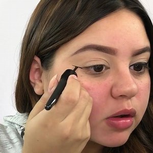 🔥EYELINER TUTORIAL🔥 Featuring the @revlon colorstay Exactify liquid liner AKA the pizza cutter eyeliner haha 😂 I loved it! It’s smudge proof waterproof and last forever I highly recommend it! The applicator is kinda hard at first but once you get the hang of it you’ll love it! #eyelinertutorial #revloncolorstay #liveboldly #eyelineronpoint #eyelinergel #allmodernmakeup #bretmanrock #bretmansvanity #makeupforbarbies2 #makeupforbarbies #ipsyos #eyeliner #wingedeyeliner | Makeup Angel