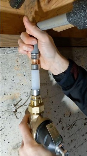 Installing a new pressure reducing valve and ball valve 💦 #plumbing #plumber #asmr #diy