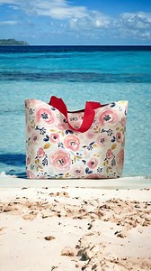 🌸👜 TUTORIAL COMPLETO SU FACEBOOK di questa Meravigliosa borsa mare in ecopelle LEANNE’S FLOWERS 1 di Tessy - Il Tessuto Creativo acquistabile nel sito www.tessy.it codice sconto del 5% KIKAFORTESSY Segui il video tutorial super facile e crea la tua borsa unica e alla moda! 🌼🎥 #DIY #Fashion #Tutorial #BorsaMare #StampaFloreale #diybag #faidate #borsamare #bag #faidate #ecopelle | KIKA Tutorial Creativi