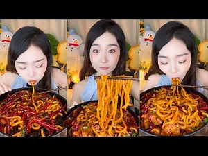Chinese Noodles Feast 🍜🔥 | Crunchy Veg + Spicy Sauce Mukbang 😍