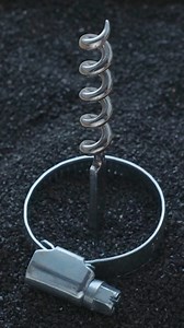 393K views · 625 reactions | Transform ordinary metal into something extraordinary with these cool melting hacks! ⚒️ #MetalMelting #DIYHacks #Crafting #Transformation | 5-Minute Crafts | Facebook