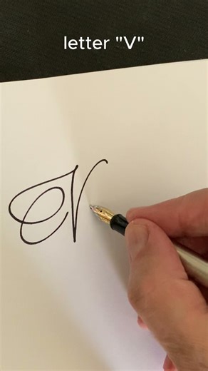 How to write the letter“V"#signature calligraphy lettering #calligraphy #art #signatureideas