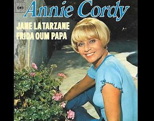 1.8K reactions · 707 shares | 70's... "Frida Oum Papa" : petit voyage en Bavière avec l'adaptation française de "Beer Barrel Polka", un titre de bal musette tchécoslovaque composé en 1927 par Jaromír Vejvoda... Dès 1934, grâce à l'ajout de paroles, ce morceau avait gagné en popularité au point de devenir l'une des plus célèbres chansons à boire. Une pensée pour Annie Cordy, née le 16 juin 1928... #AnnieCordy | Daniel Bourlard | Facebook