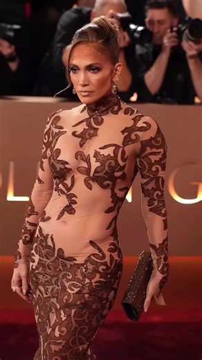 JLo's Stunning Looks at the 2026 Golden Globes